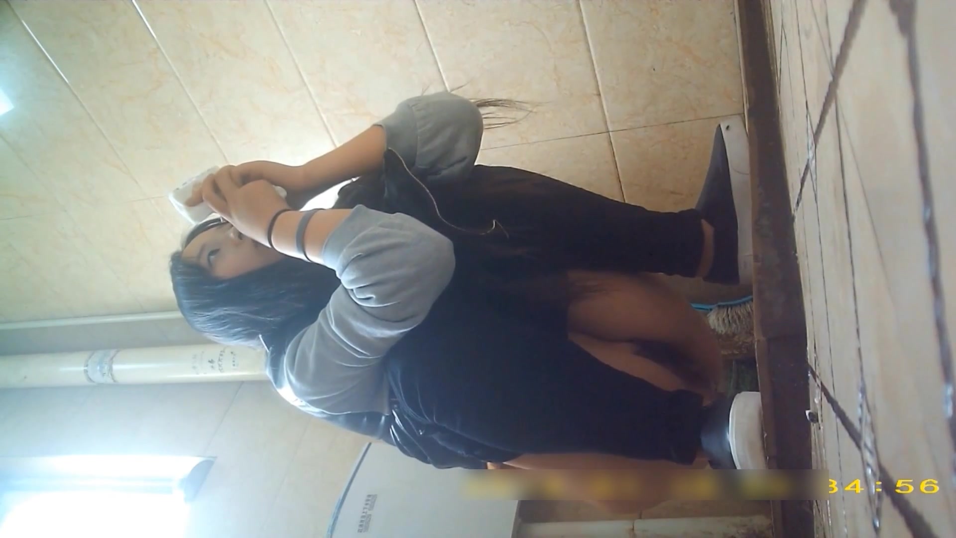 外站最新流出高校女厕露脸偷拍气质美女还真不少下课了络绎不绝来嘘嘘