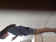 学生MM厕所跟拍系列学妹下面流的亮晶晶透明像鼻涕