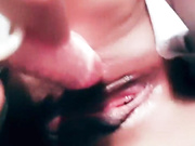 重磅福利观众让美女主播勾引房东帮她自慰然后再让她给大肚腩房东吹箫口爆射了她一嘴