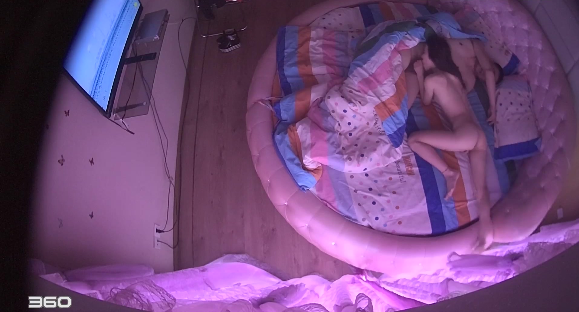 钟点房水滴摄像头监控TP身材苗条男女啪啪刚干完还要打飞机再让美女吹