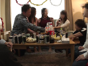 [MIAE-092] 某天、我在网上看到了在同学会被迷倒妻子被偷睡的视频 佐々木あき - 3of5