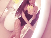 超長腿兔女郎絕美誘惑網襪被粗魯撕壞幹到不要不要最後無套中出內射她滿滿的