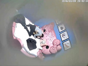 小伙子带着自己女朋友开房打炮 干完之后竟然还手机看小电影自己打灰机