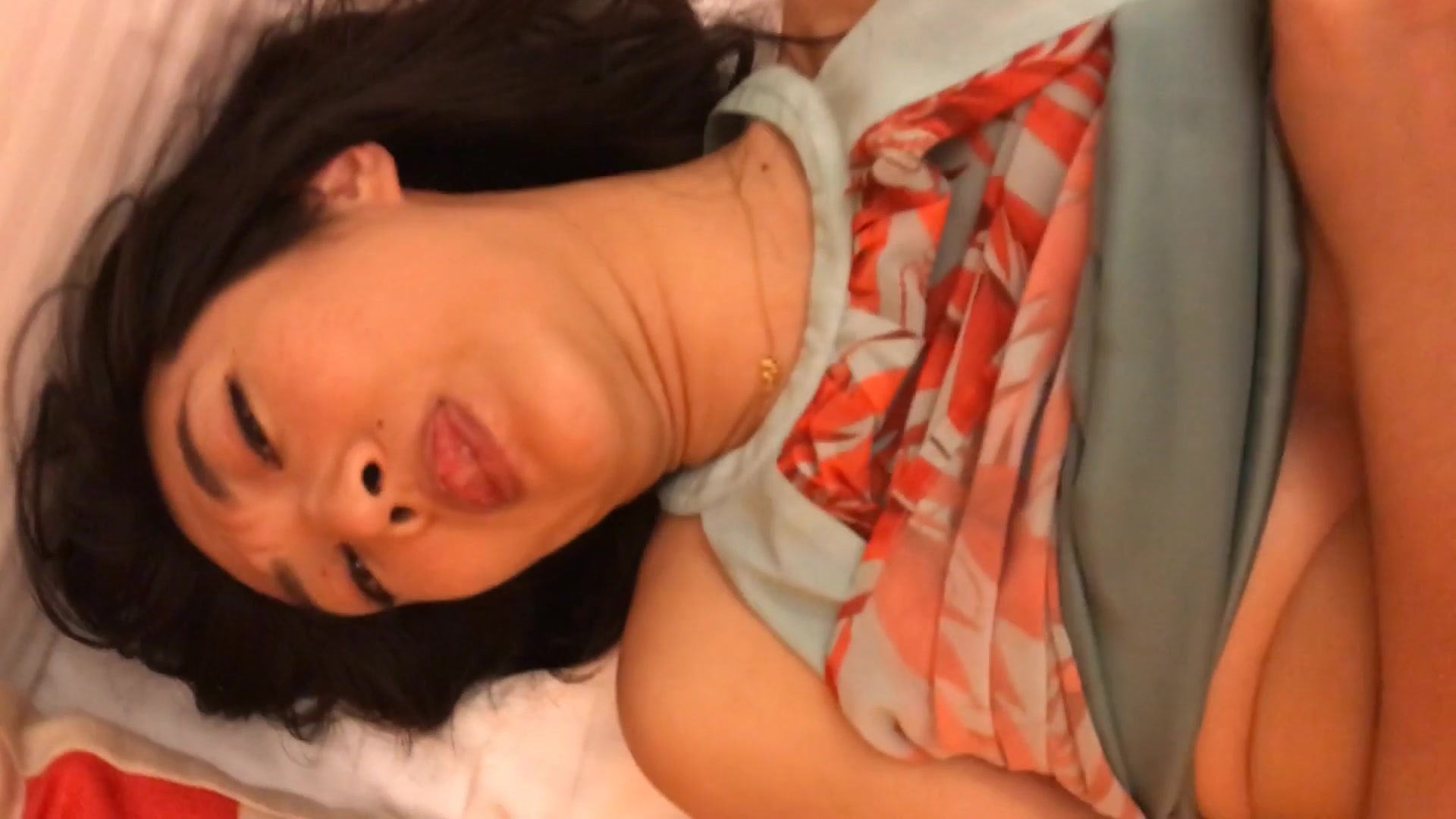 上海美少妇被灌醉全身无力 只能无奈的被猛插狂操