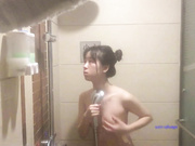 2019最新流出趁妹子洗澡不在意偷拍精选对白非常有意思