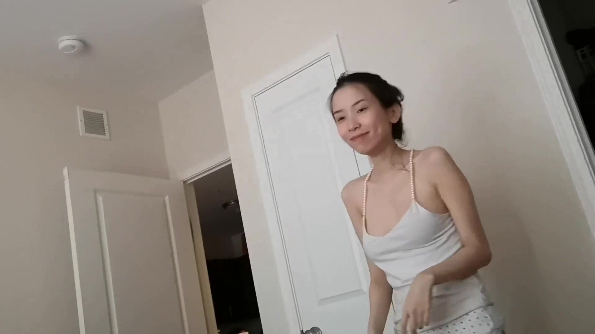 百度云泄密长得像某女星的郑州高颜值美女徐媛与大学男友激情做爱不雅视频流出