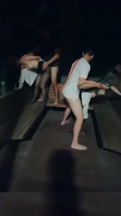 明星博主『梦菲』大尺度私拍流出 群P乱操 漂亮美乳 黑丝女神 高清720P版