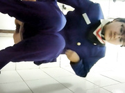 全景电信营业厅员工女厕偷拍刚分配来的面目清秀眼镜女大学生