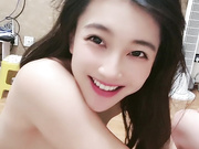 妮儿学姐口爆玩弄鸡巴蛋蛋深喉抽插呻吟不断