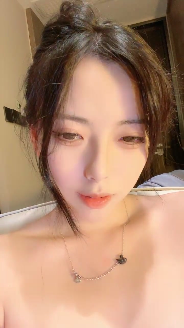 极品网红女神浴缸湿身诱惑无毛骚穴洞洞被扣大