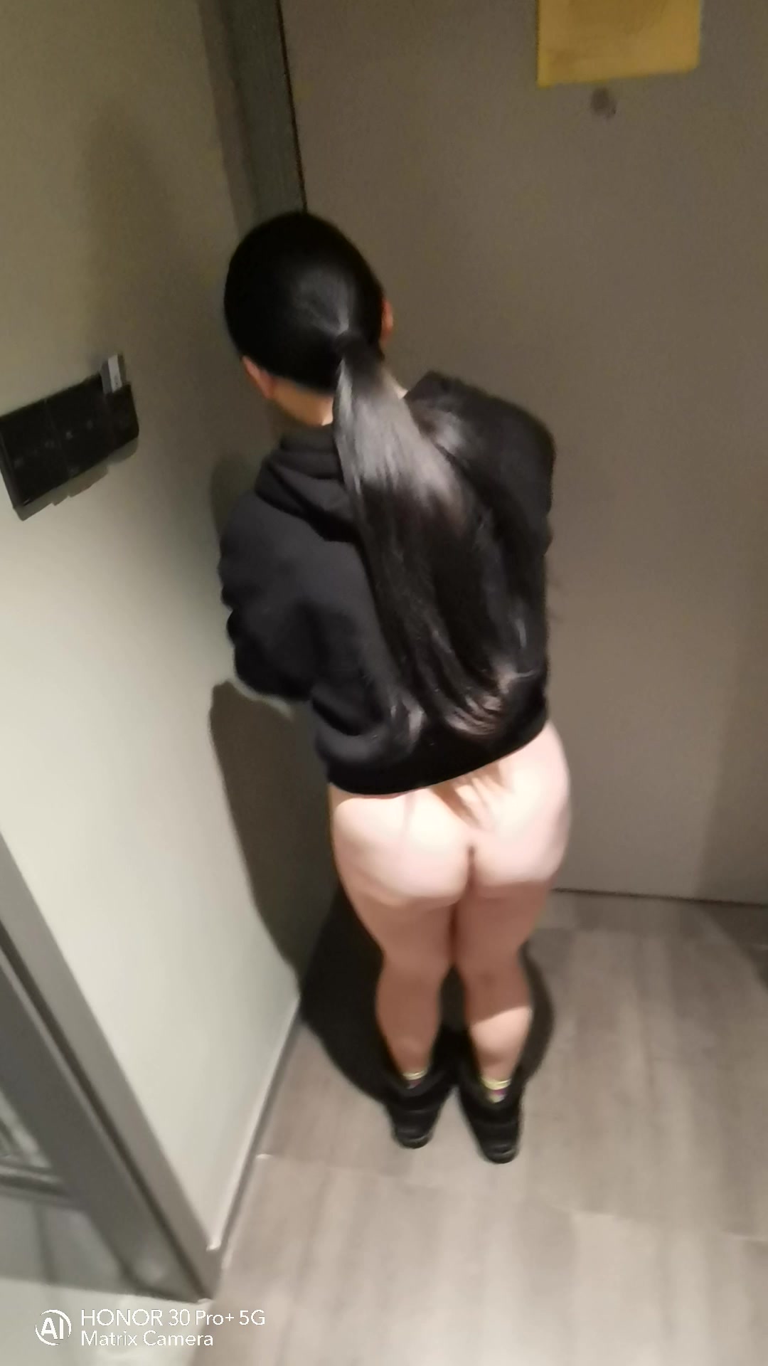 朋友的老婆酒店开门做爱