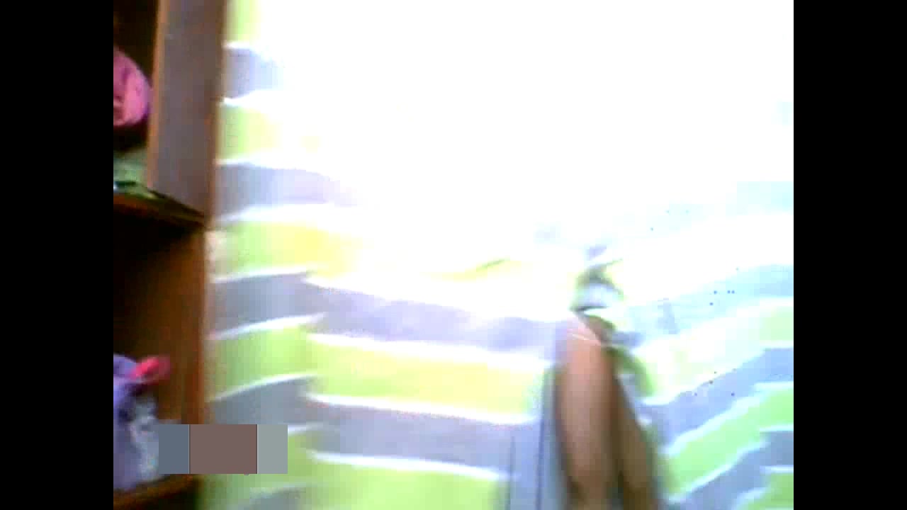 【全網推薦】【經典盜錄】趴窗窺視良家人妻少婦洗浴護膚 苗條身材堅挺美乳看得欲火焚身 原版高清