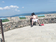 旅游团认识的骚女  拉着我户外露天做爱