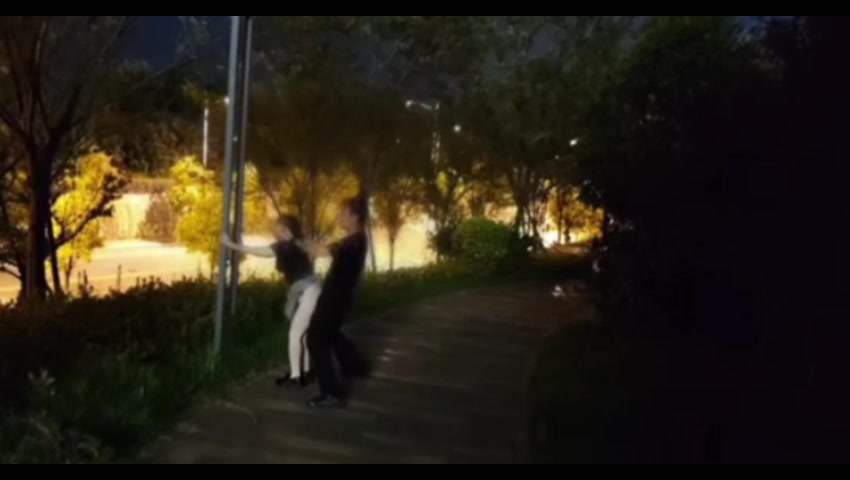 白丝学妹配合再度开启汉口野战之旅