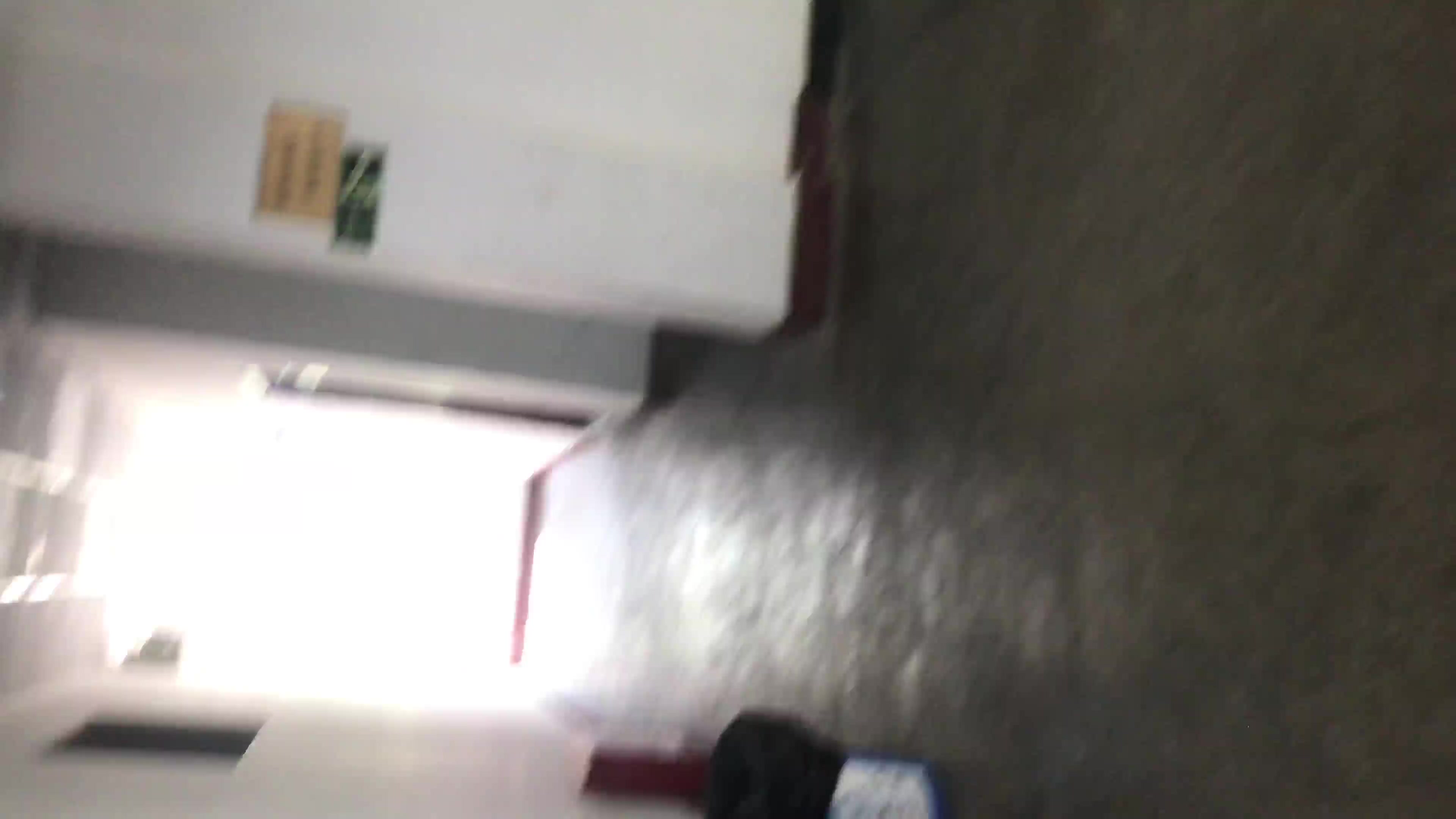 最新流出作品-某大廈高級寫字樓公共女廁拍攝到的白領小姐姐們如廁噓噓 粉嫩逼逼玩多得黑了 4K高清無水印