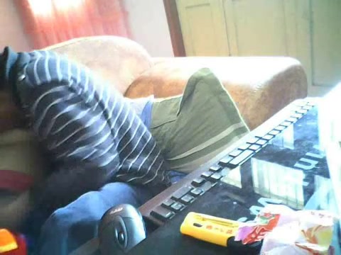 （露脸）沙发上狂干怀孕六甲的大肚妻子.MP4