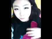 非常可爱的极品小正妹扣穴自拍品味自己的鲍汁