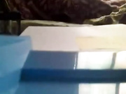 90后情侣大白天做爱不关窗，叫声太大吵到隔壁邻居了