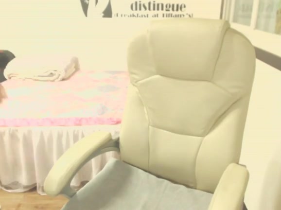 口罩妹子自慰喷潮