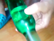 用瓶子自慰，很强势