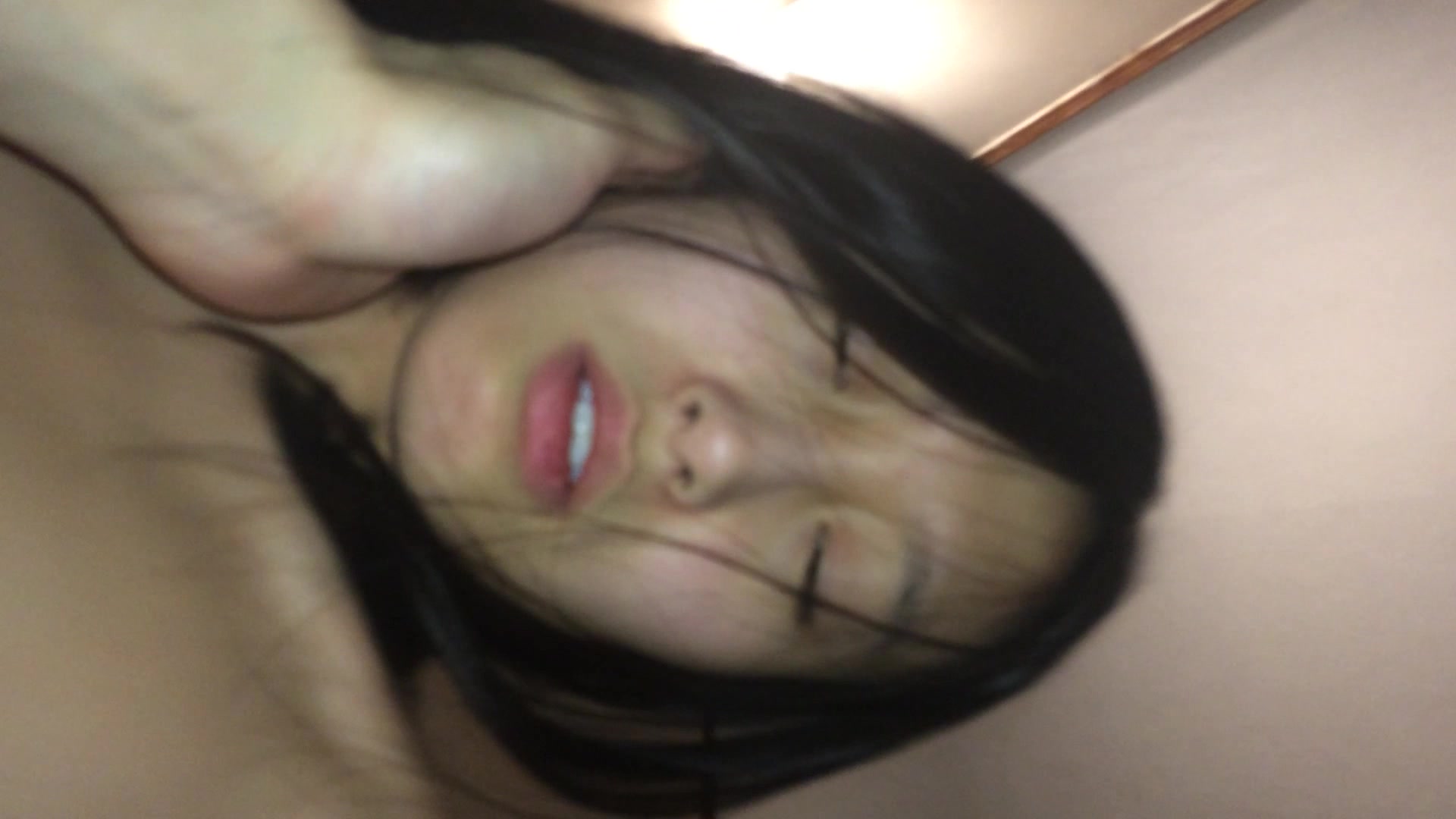 淫荡骚货女上位疯狂扭动腰肢，表情销魂叫声淫荡