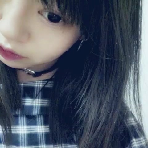 外貌清纯的美女自拍视频发给男友看01