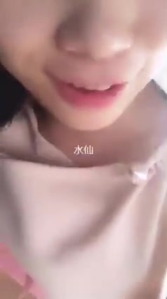 女主播主动勾引司机，司机一直拒绝，最终还是忍不住了下部