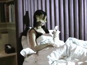 国产剧情处女美眉收快递被强干血染床单720P高清无水印