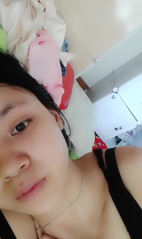 居家少妇超大尺度直播挤奶