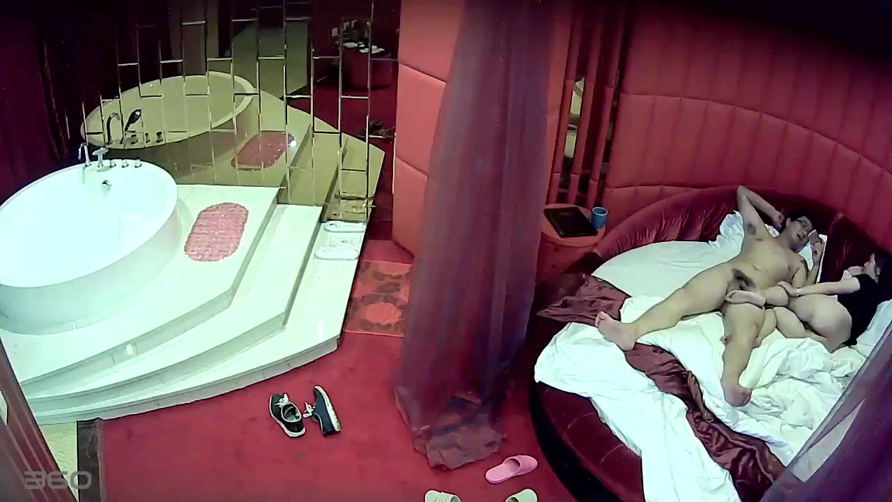 情趣酒店TP素质眼镜男和逼毛很性感的女同事各种体位姿势激情啪啪