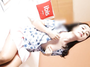 单纯清秀美女丝模诗蓝宾馆大胆私拍摄影师让用丝袜套手上自慰淫水泛滥国语对白