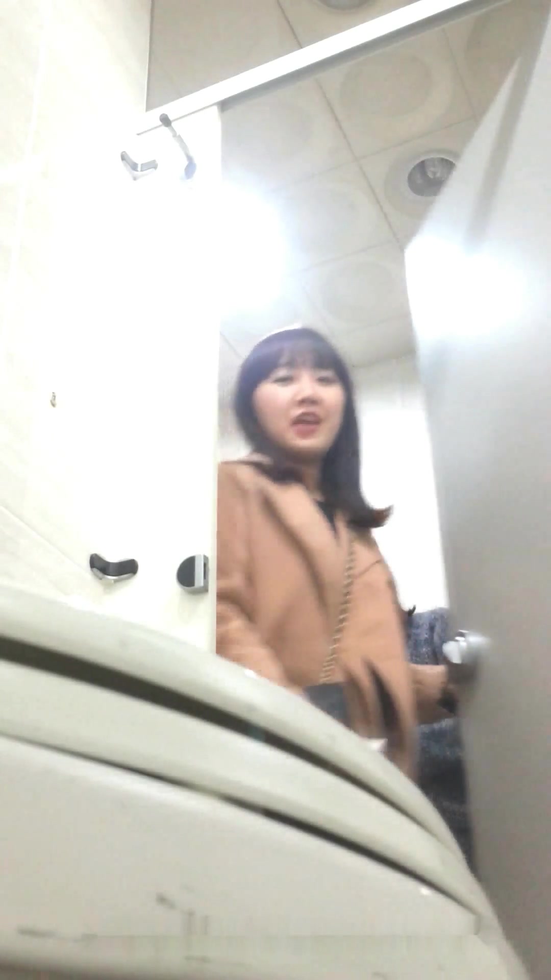 美女如云的韩国高级坐厕偷拍逼毛性感屁股够大很有撸点